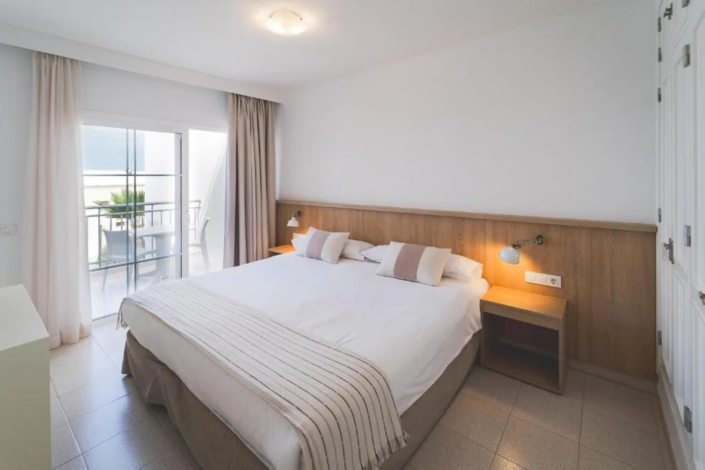 ゴールド2ベッドルームアパートメント（プールなし・6名） — Los Olivos Beach Resort