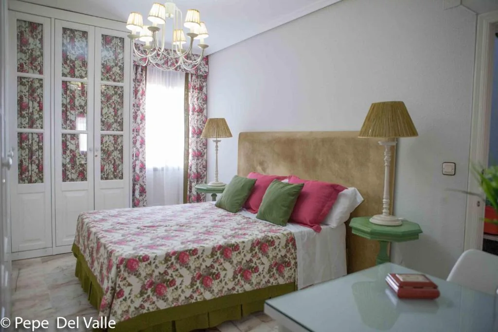 Habitación Doble con baño privado — Los patios “ El Carmen”