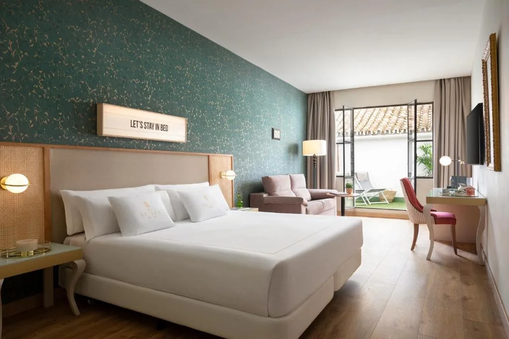 バルコニー付きレジェンドテラスルーム - キングベッド1台 — Los Seises Sevilla, a Tribute Portfolio Hotel