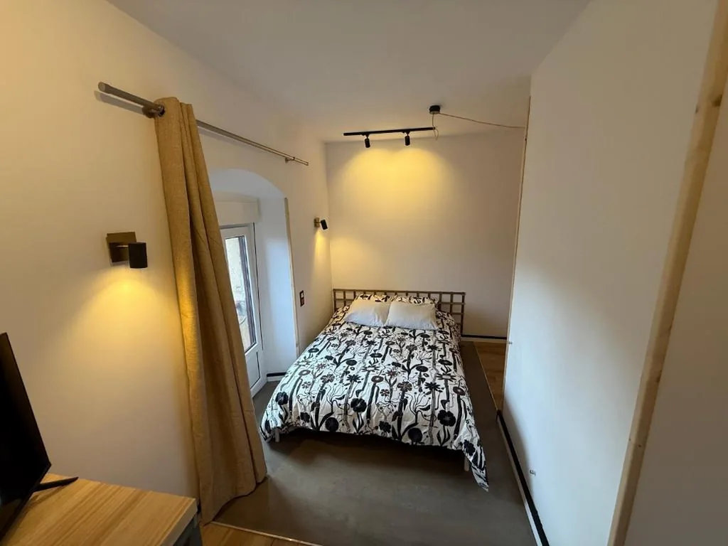Quarto Duplo — Lotila Flats Lastres