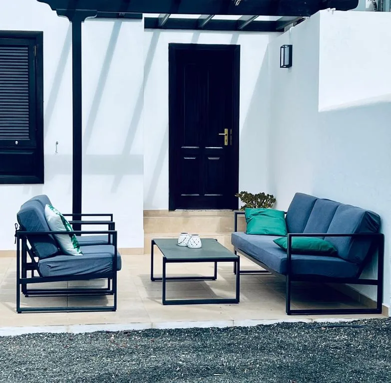 Maison 2 chambres — Lovely Casa Felicidad, swimming pool, Wifi x private garden