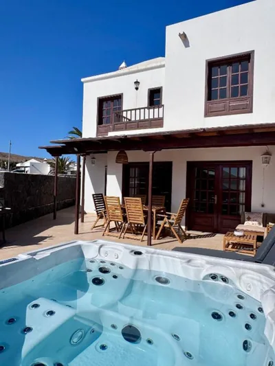 Lovely Villa Atienza 99, private hot tub, communal pool — foto 8