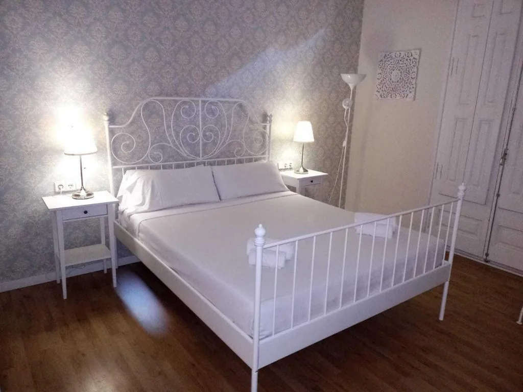 Quarto Duplo Económico — Lumine Luxury Suites by gaiarooms