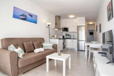 Luminosa vivienda vacacional con vista a la piscina — foto 5