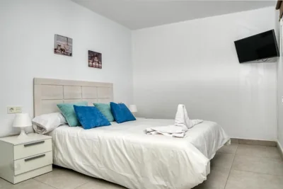 Luminosa vivienda vacacional con vista a la piscina — foto 12