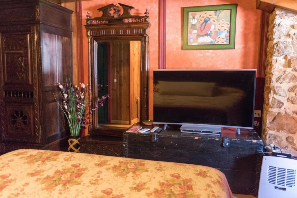 Classic Double Room with Balcony — Luna del Valle