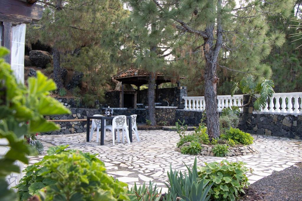 Luna Hiking, BBQ & Nature House