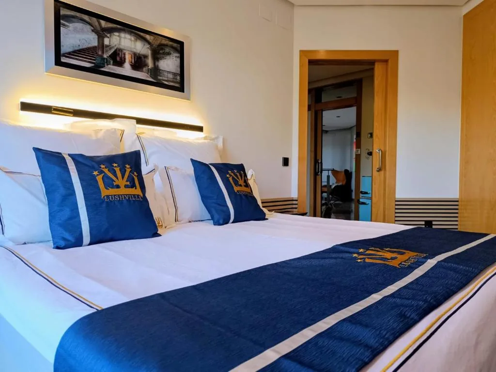 One-Bedroom Apartment with Balcony — Lushville - Luxurious Villa with Pool in Valencia