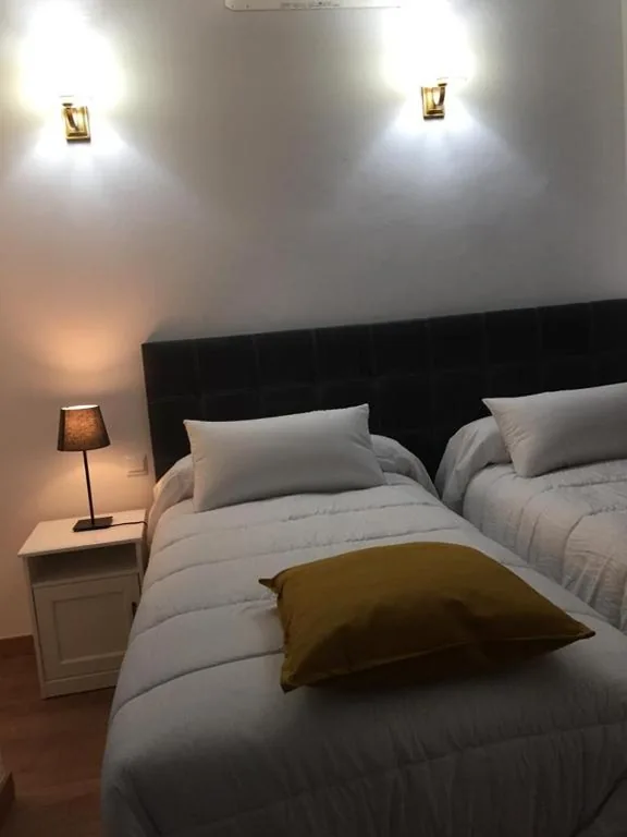 Habitación Familiar con baño privado — Lux Penthouse gran vía