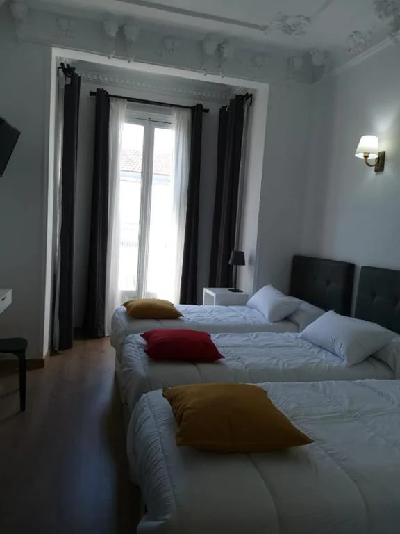 Habitación Familiar con terraza — Lux Penthouse gran vía