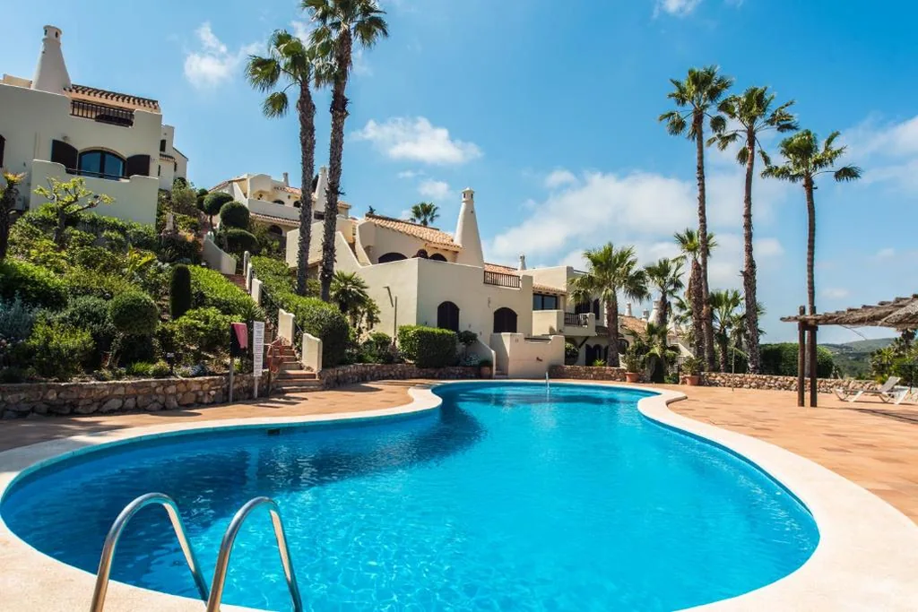 Villa de 3 dormitorios — Luxuriöse und großräumige Villa mit Community Pool, Sicht auf das Mittelmeer sowie dem Mar Menor, La Manga Club