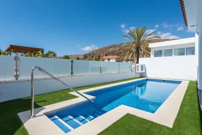 Luxurious 5* VILLA - 300M2 - private HEATED pool - garage - WiFi — foto 4