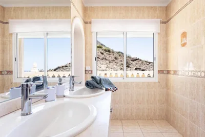 Luxurious villa 1,5 kilometers from Costa Adeje — foto 5
