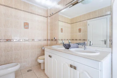 Luxurious villa 1,5 kilometers from Costa Adeje — foto 12