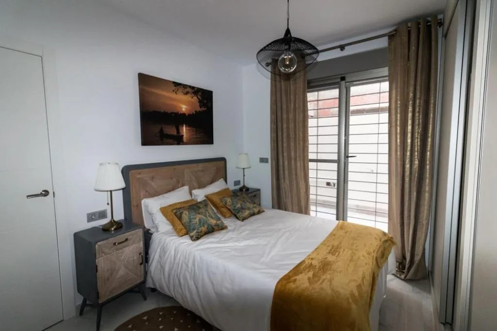 LUXURY 3 BED, 2 BATH DETACHED VILLA, PRIME LOCATION, ONLY 400 MTRS TO THE BEACH