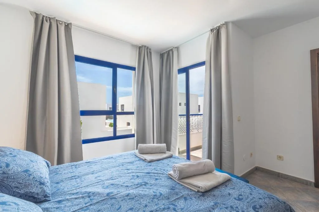 Luxury 3-bedroom villa with heated private pool - in Marina Rubicon, Playa Blanca, Lanzarote