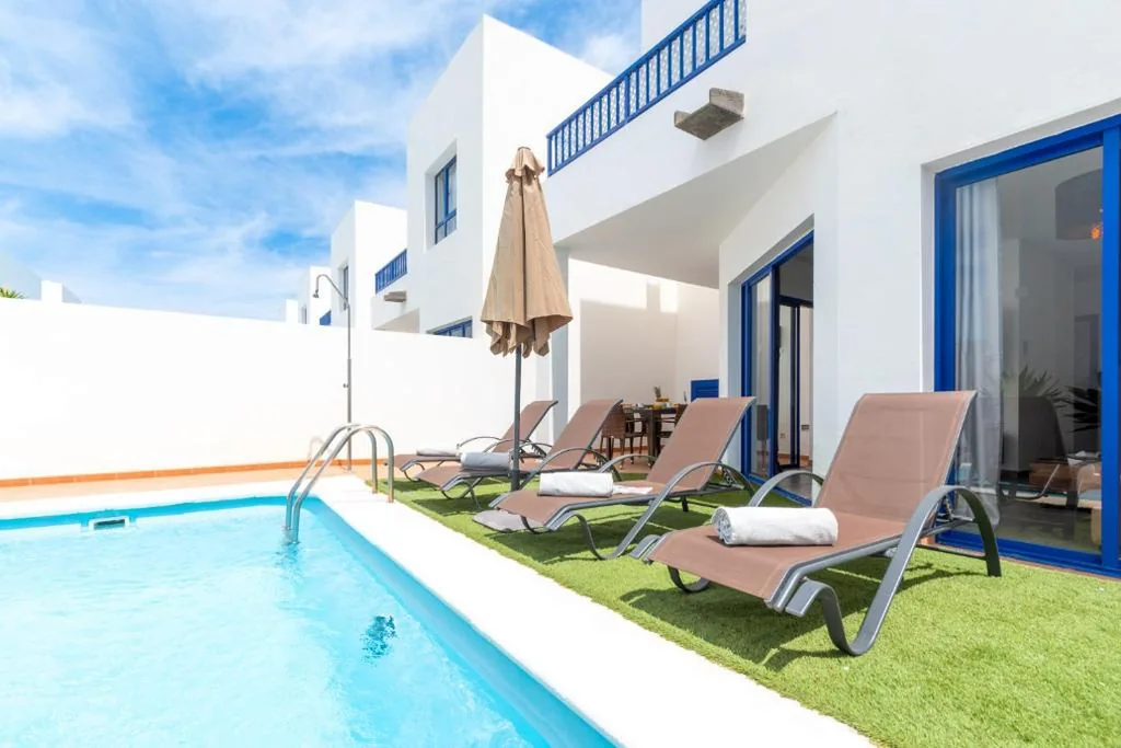 Villa de 3 dormitorios — Luxury 3-bedroom villa with heated private pool - in Marina Rubicon, Playa Blanca, Lanzarote