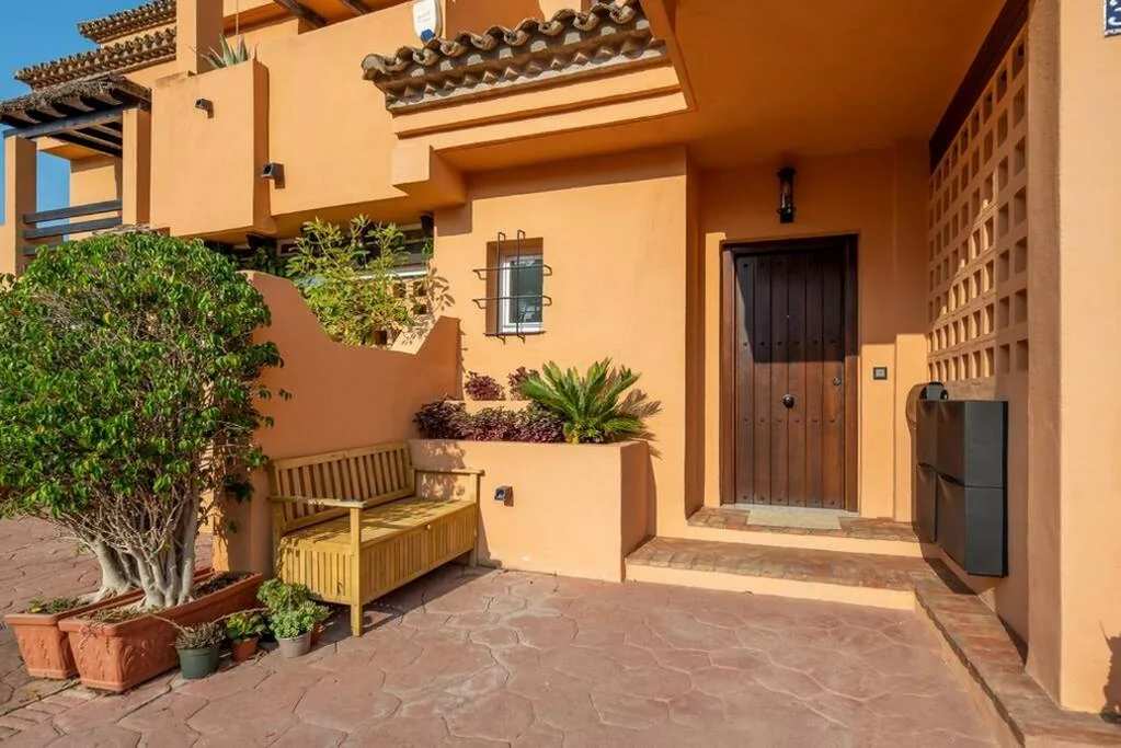 Luxury 5-Bedroom Townhouse in Puente Romano