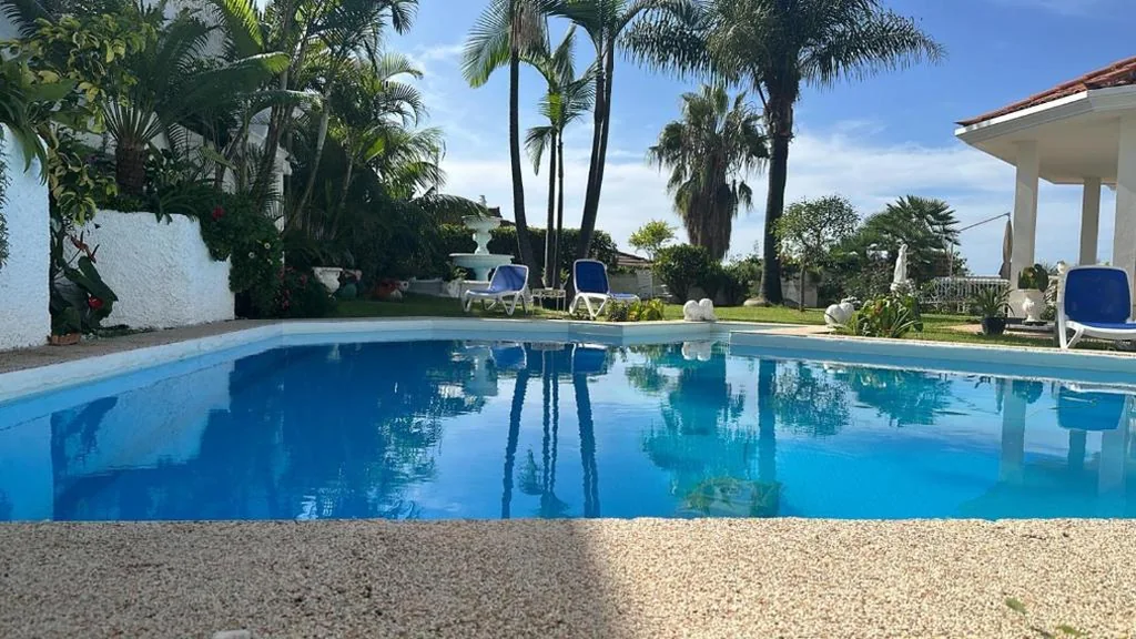 Villa Deluxe — Luxury apartment in villa