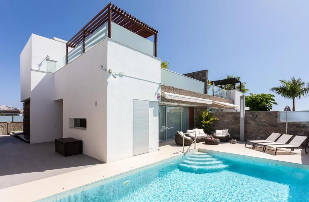 Villa with Private Pool — Luxury BKM in Playa del Duque