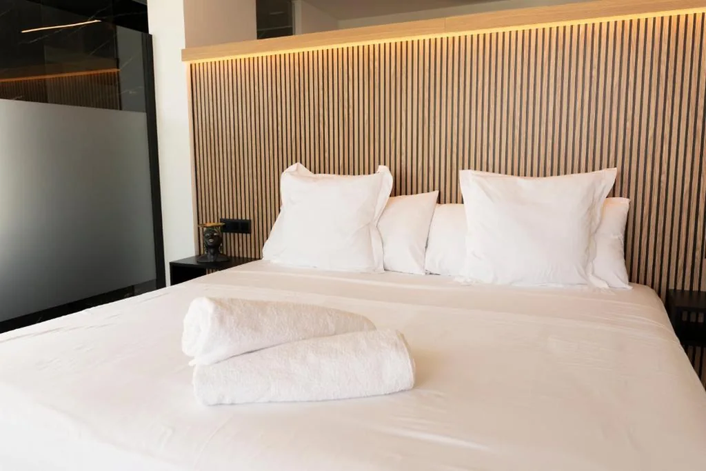 Habitación Deluxe con cama extragrande — Luxury Experience Suites