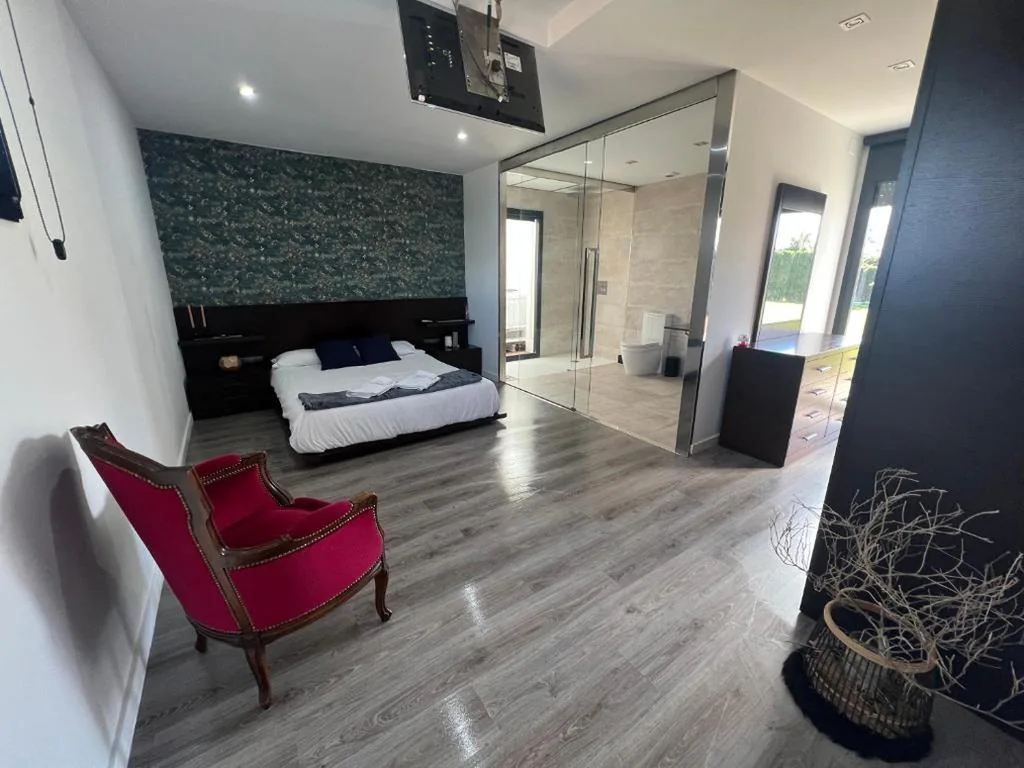 Haus mit 4 Schlafzimmern — Luxury House del Delta