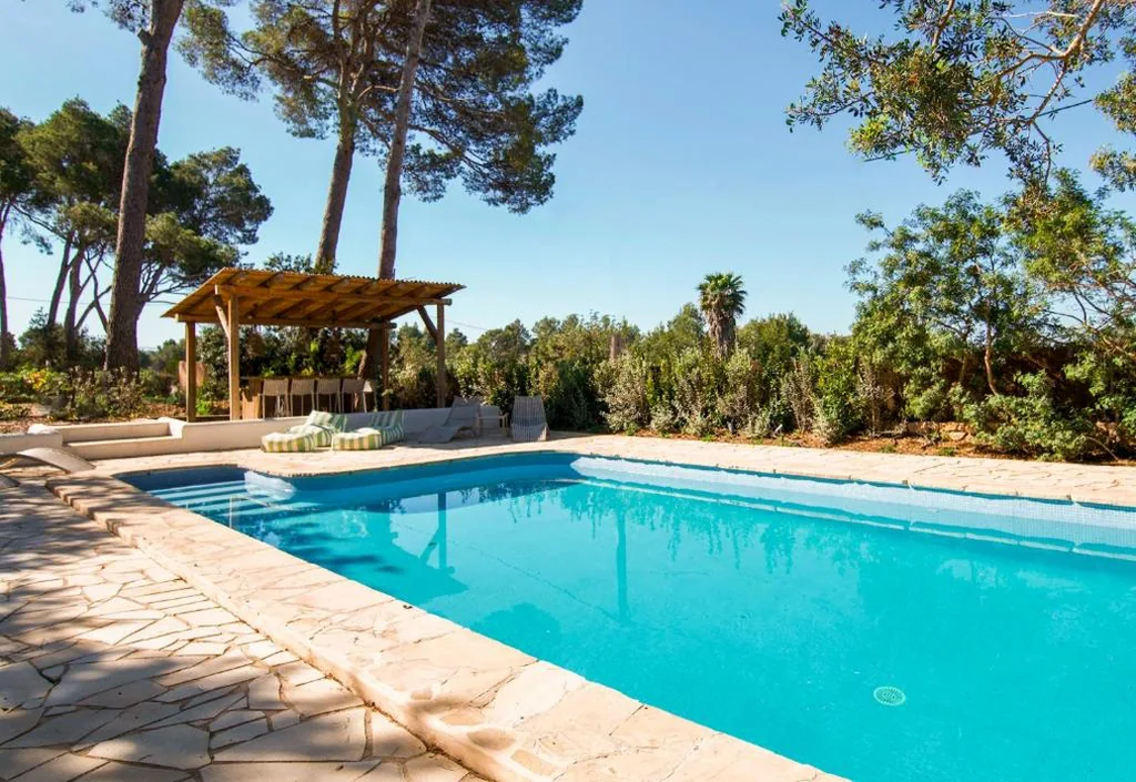 Moradia — Luxury Ibiza Villa with Heated Pool & Outdoor Kitchen 8 Guests