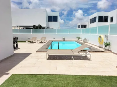 LUXURY RUBICON Jacuzzi y Piscina — foto 4