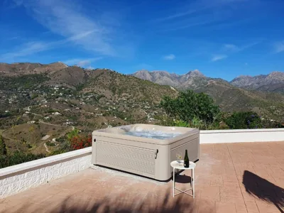 Luxury villa - breathtaking views - hot tub - 15' to beach — foto 2