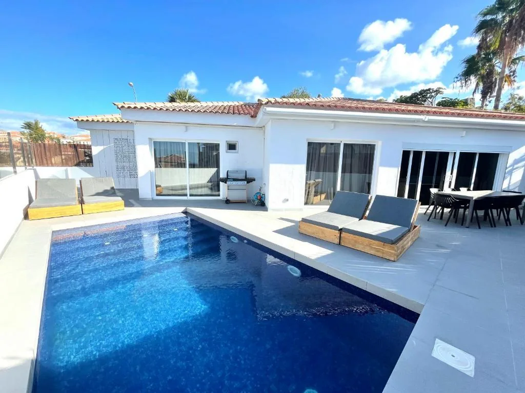 Villa 3 chambres — Luxury Villa Callao private heated pool Free Car except Christmas