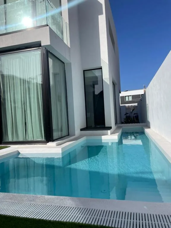 Villa mit 3 Schlafzimmern — Luxury Villa in Melenara