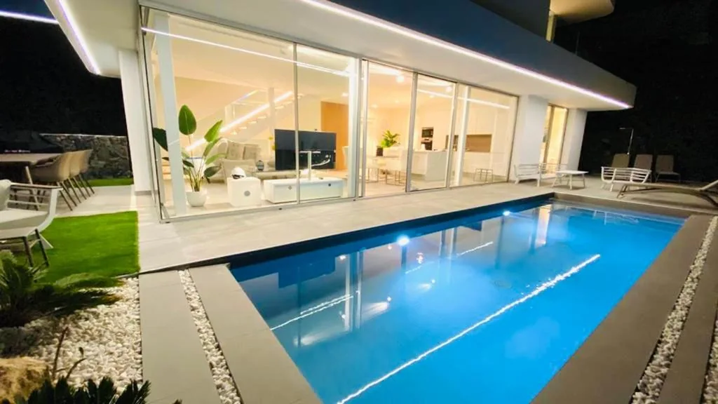 Moradia — Luxury Villa - new building with panoramic sea view