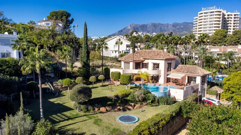 ヴィラ — Luxury Villa Robledal By Mabiente - Views of the sea and the golf course