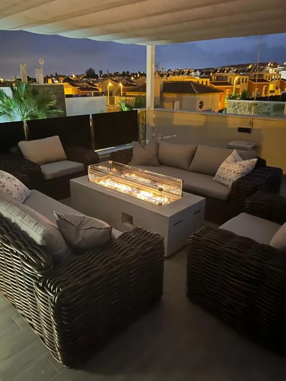 高级别墅 — Luxury Villa with Heated Pool, Jacuzzi & Rooftop Lounge PMT22