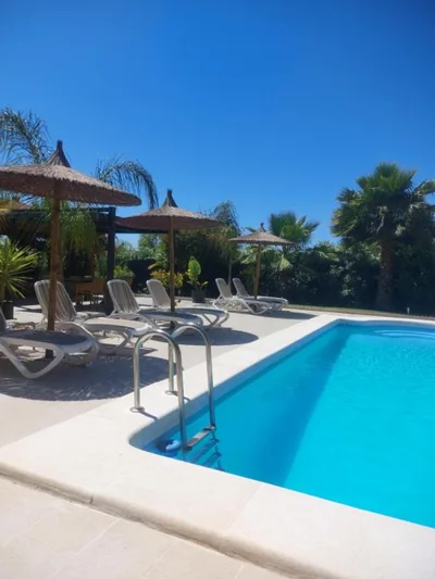 Luxury Villa with Pool & Garden — foto 3