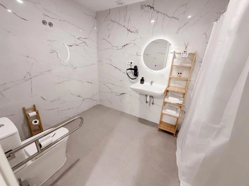 M&A Hostal en Onda