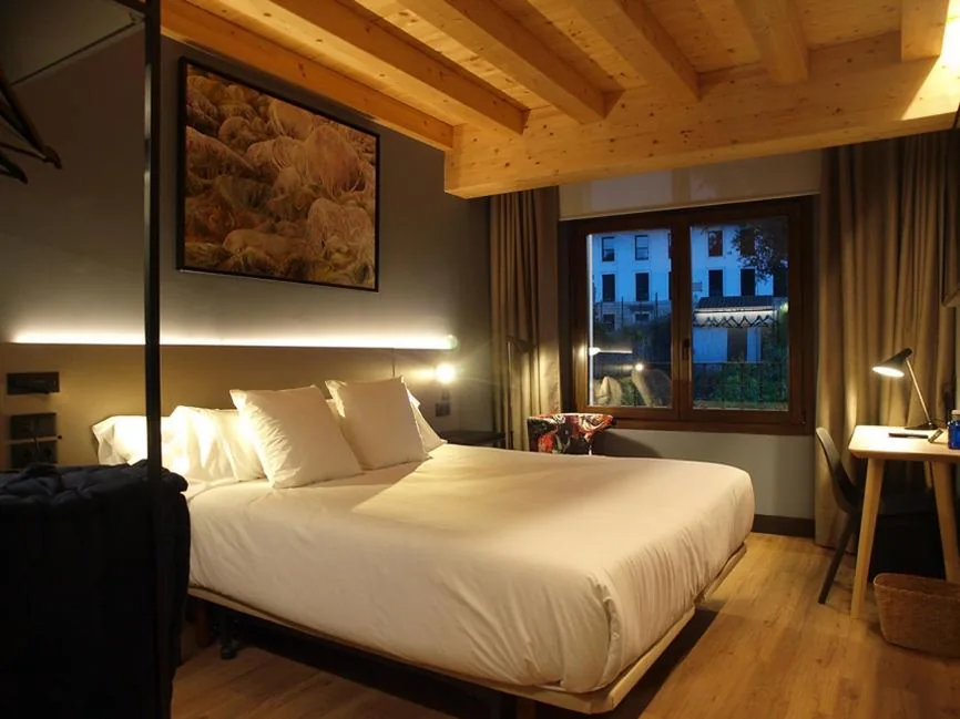 Habitación Doble — M&UGA Hotela