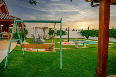Madera y Miel Casa Rural con niños en Puy du Fou — foto 9