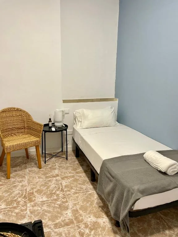 Habitación Individual Pequeña — Madison Rooms