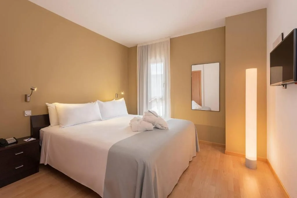 Habitación Superior — Madrid Airport Suites, Affiliated by Meliá
