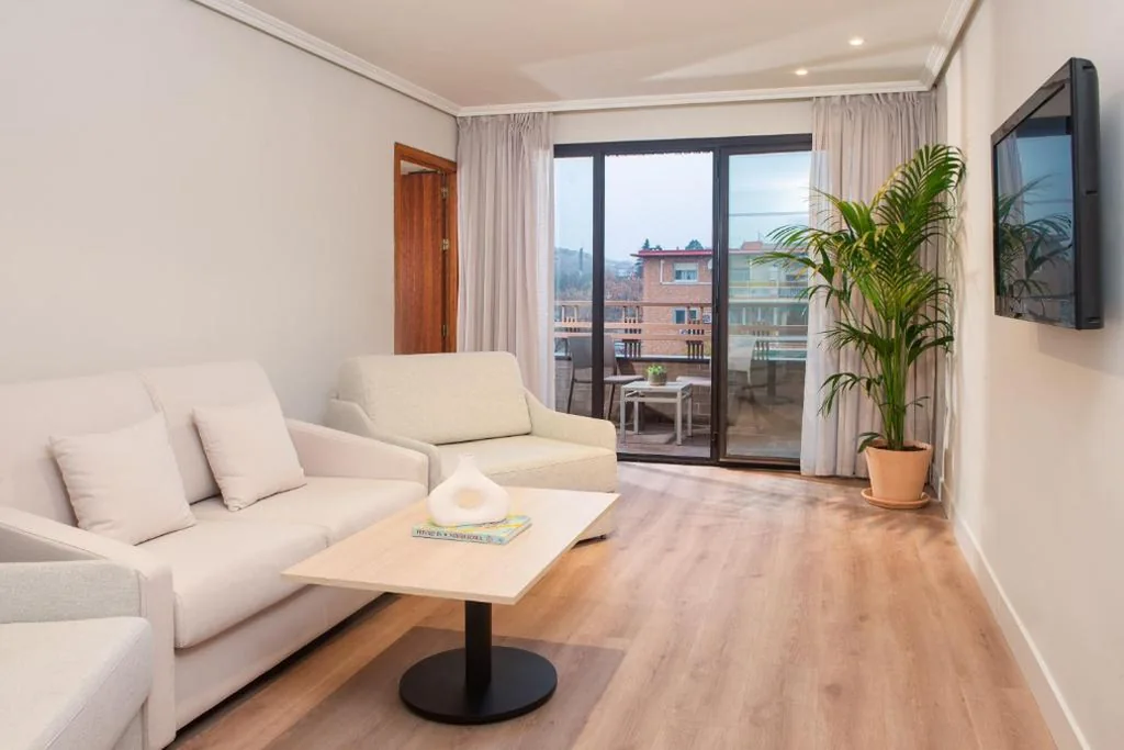 Junior Suite met terras — Madrid Alameda Aeropuerto, Affiliated by Meliá
