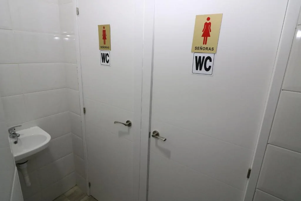 Schlafplatz im gemischten Schlafsaal mit 4 Betten — Madrid Downtown Hostel