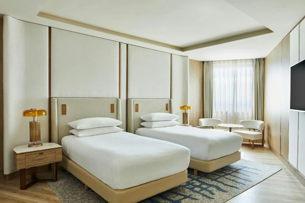 Camera Deluxe Doppia con Letti Singoli — Madrid Marriott Hotel Princesa Plaza