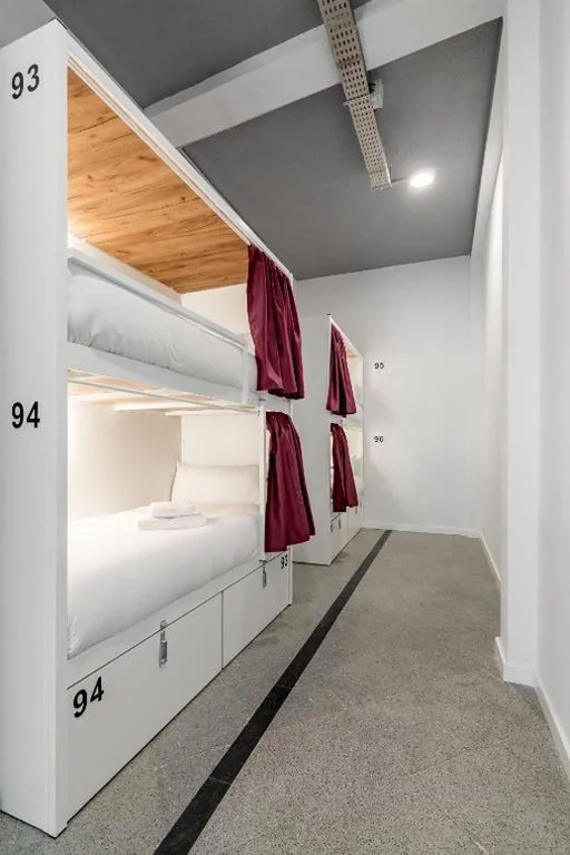 Litera en habitación compartida - Solo mujeres — Madrid Río - The Lazy Monkey