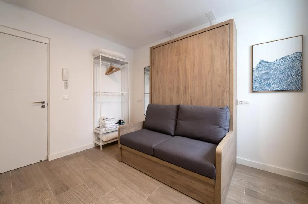 Habitación Doble con baño privado externo — Madrid Urban Stay