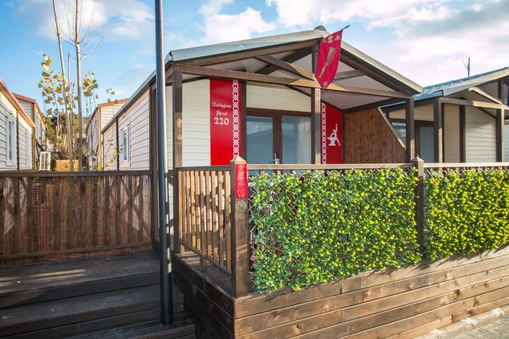 Bungalow de 1 dormitorio (2 adultos + 1 niño) — Magic Robin Hood