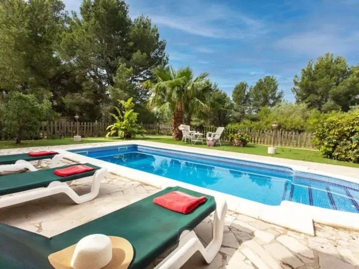 Villa 3 chambres — Magnífica villa con piscina en zona bosque Sant Jordi de Alfama