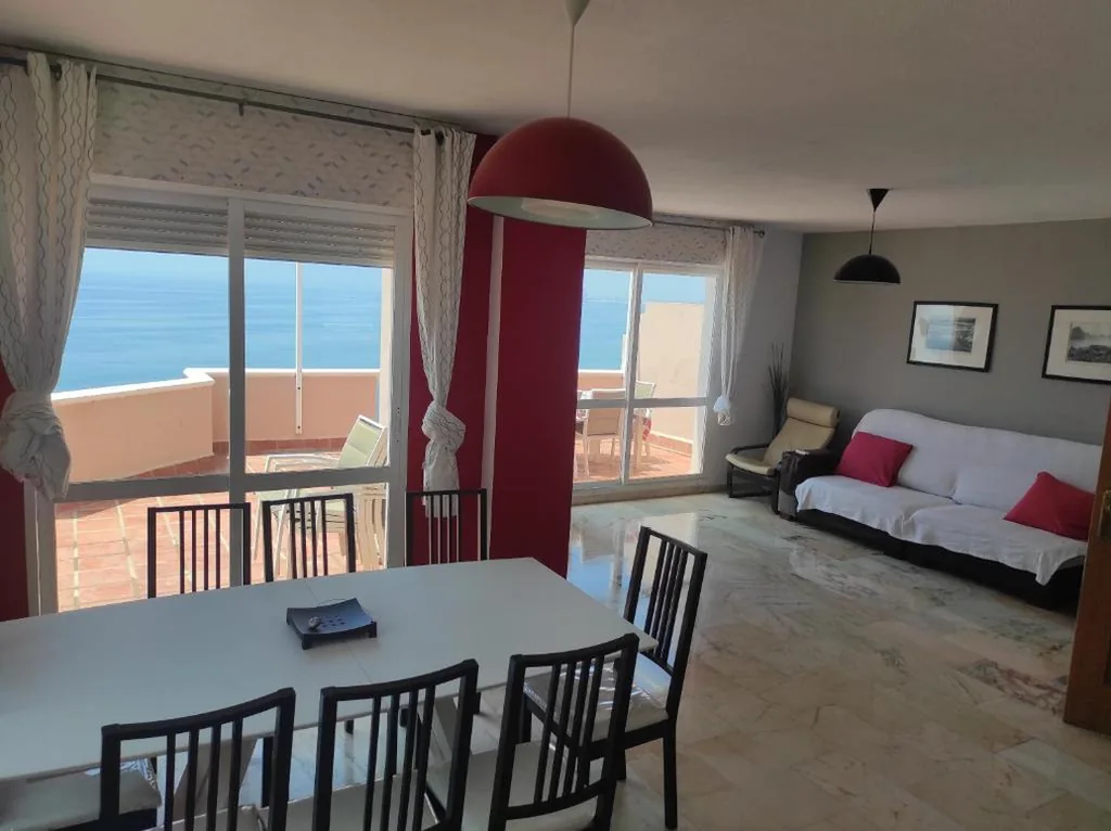 Magnificent Holiday 5 bedroom villa in beach front