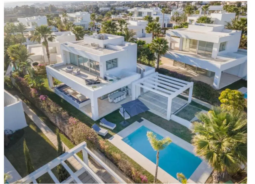 Villa mit Meerblick — Magnifique villa contemporaine