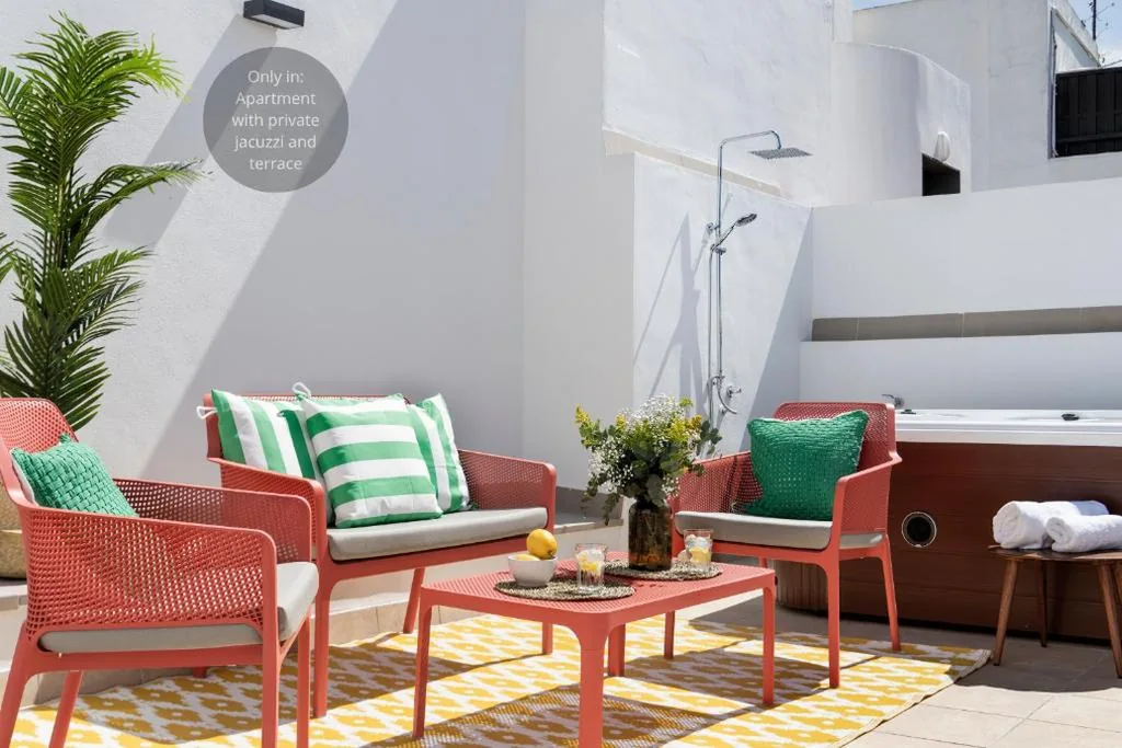 Appartement avec jacuzzi privé et terrasse — Magno Apartments Feria
